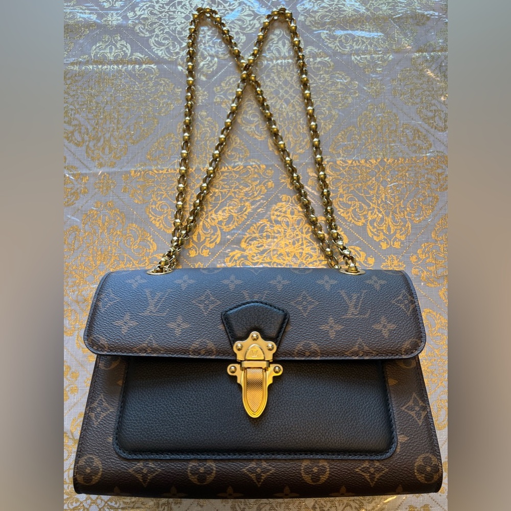 … VICTOIRE - Picture 5 of 15